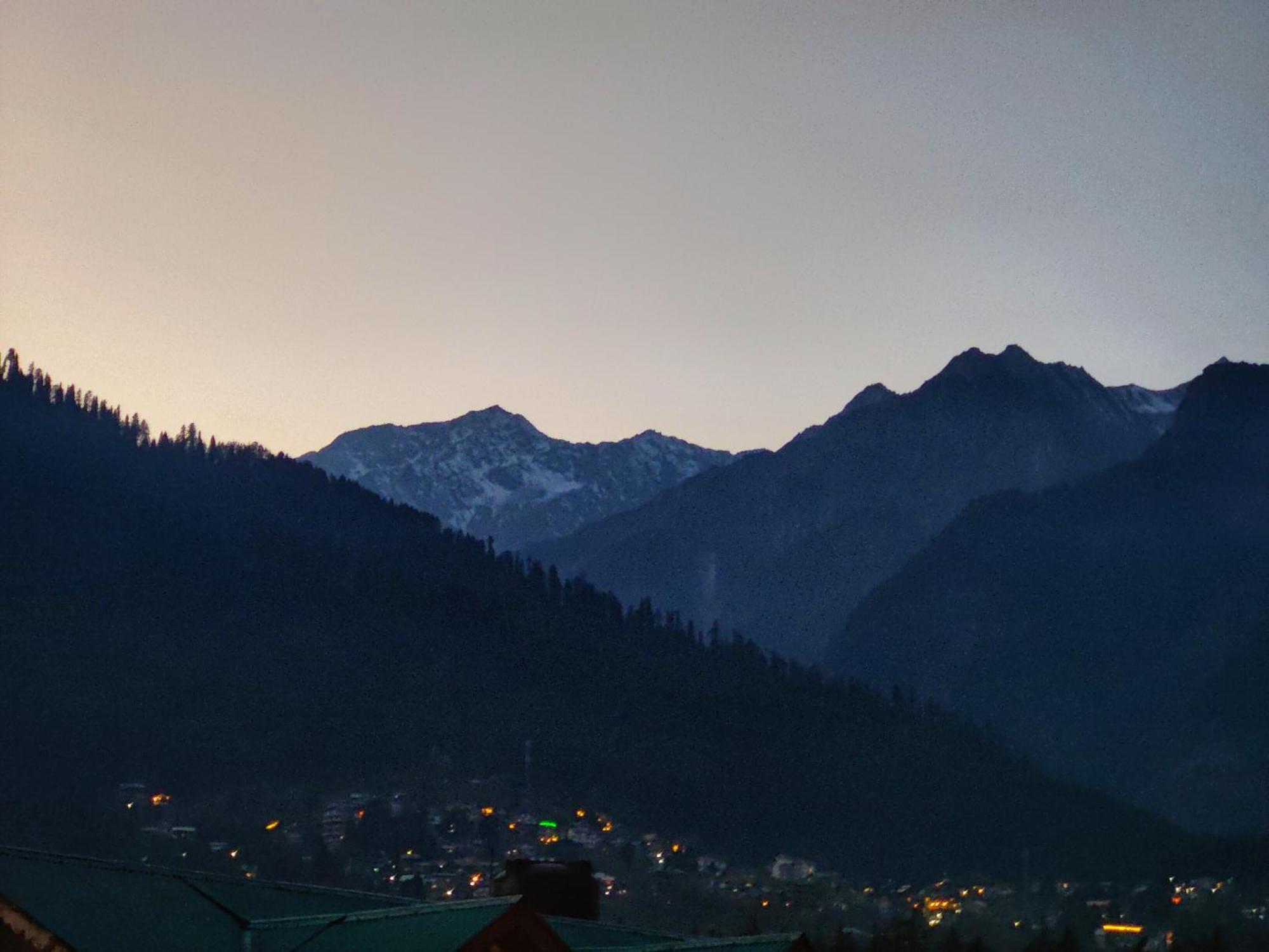 Surya International Hotel Manali Near Mall Road Екстер'єр фото