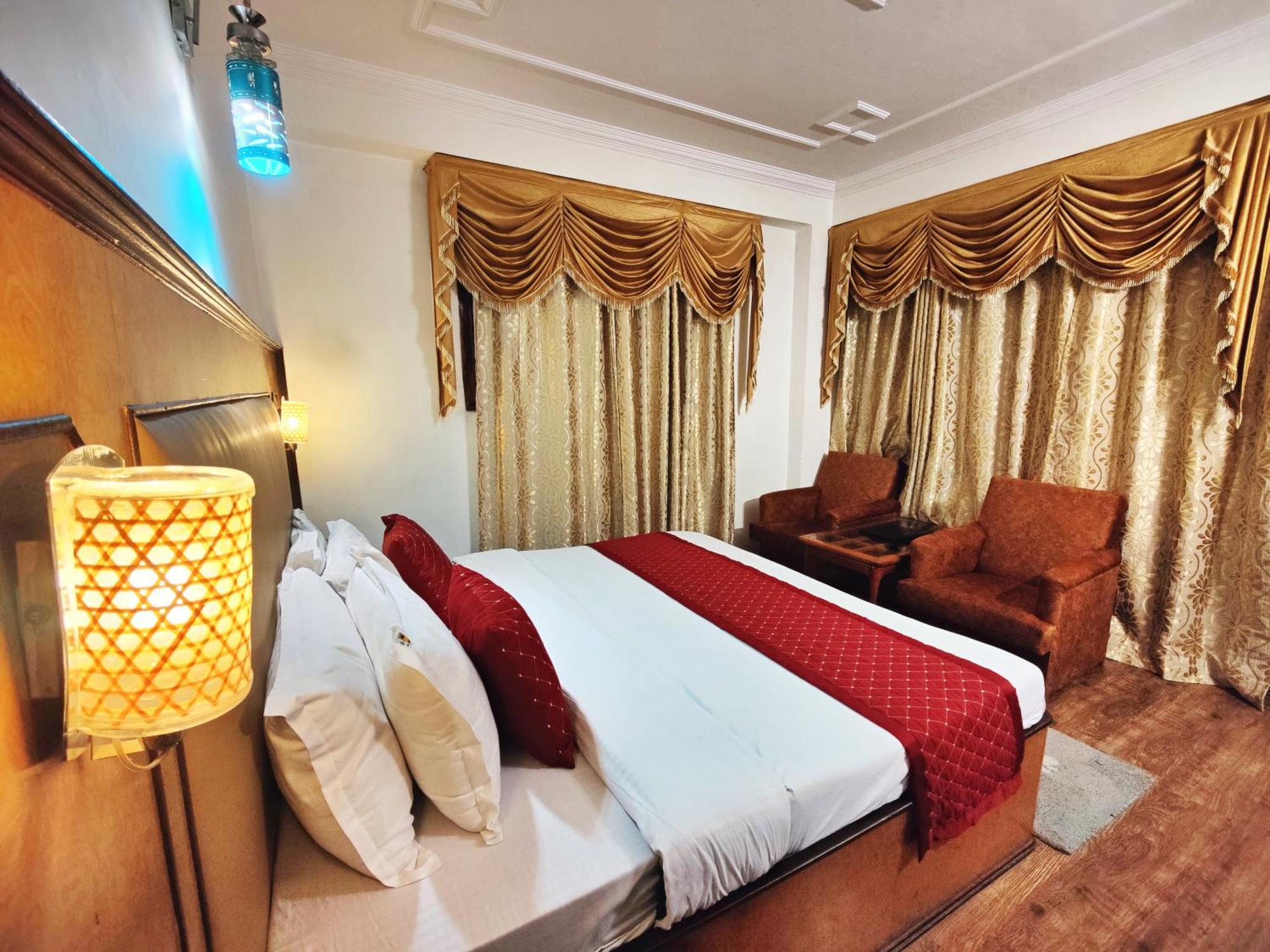 Surya International Hotel Manali Near Mall Road Екстер'єр фото