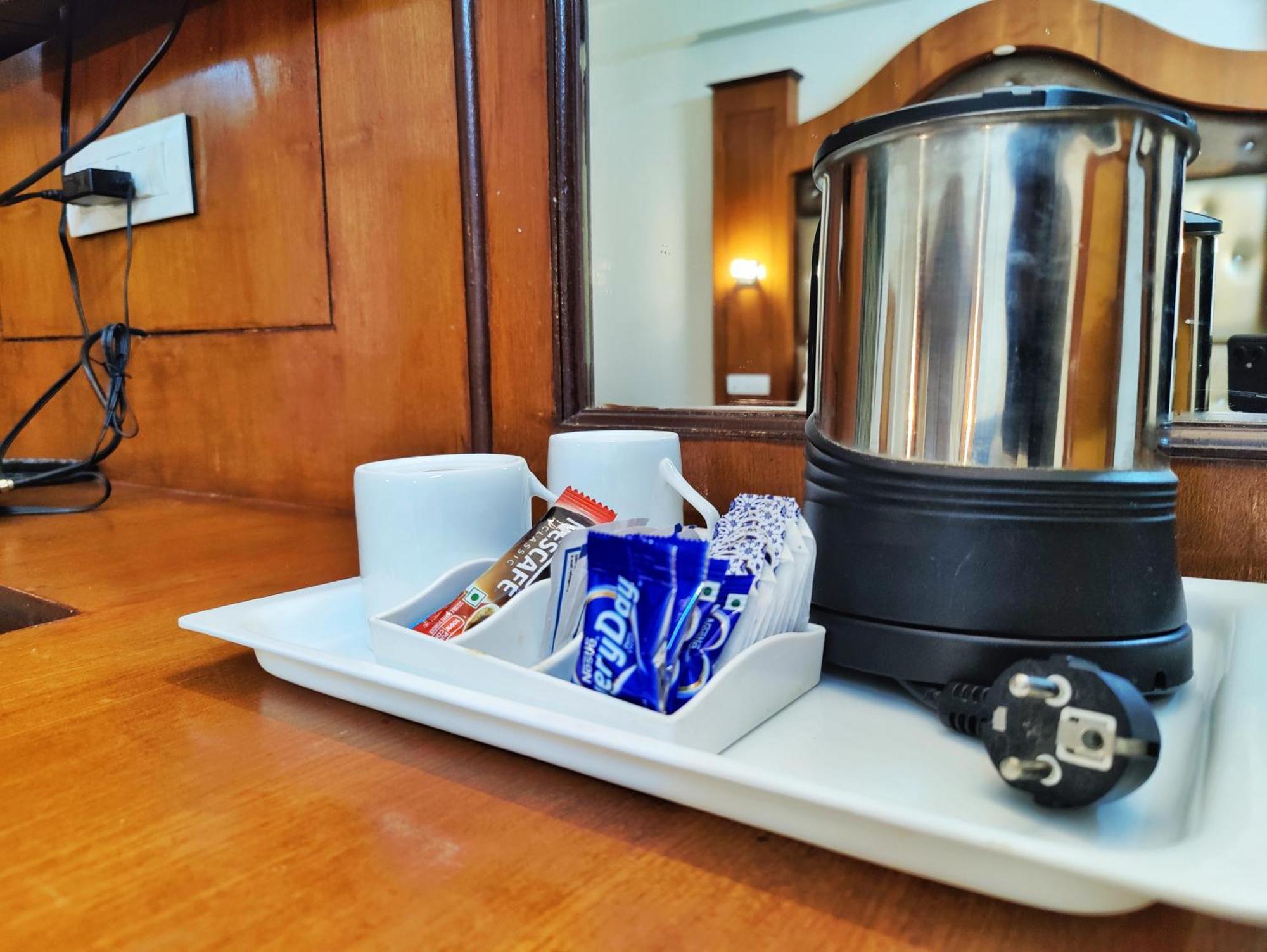 Surya International Hotel Manali Near Mall Road Екстер'єр фото