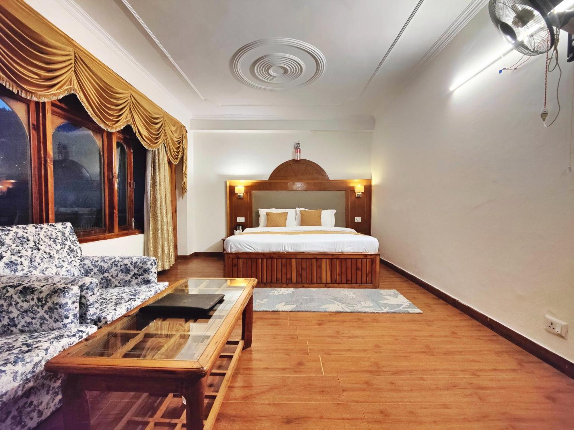 Surya International Hotel Manali Near Mall Road Екстер'єр фото