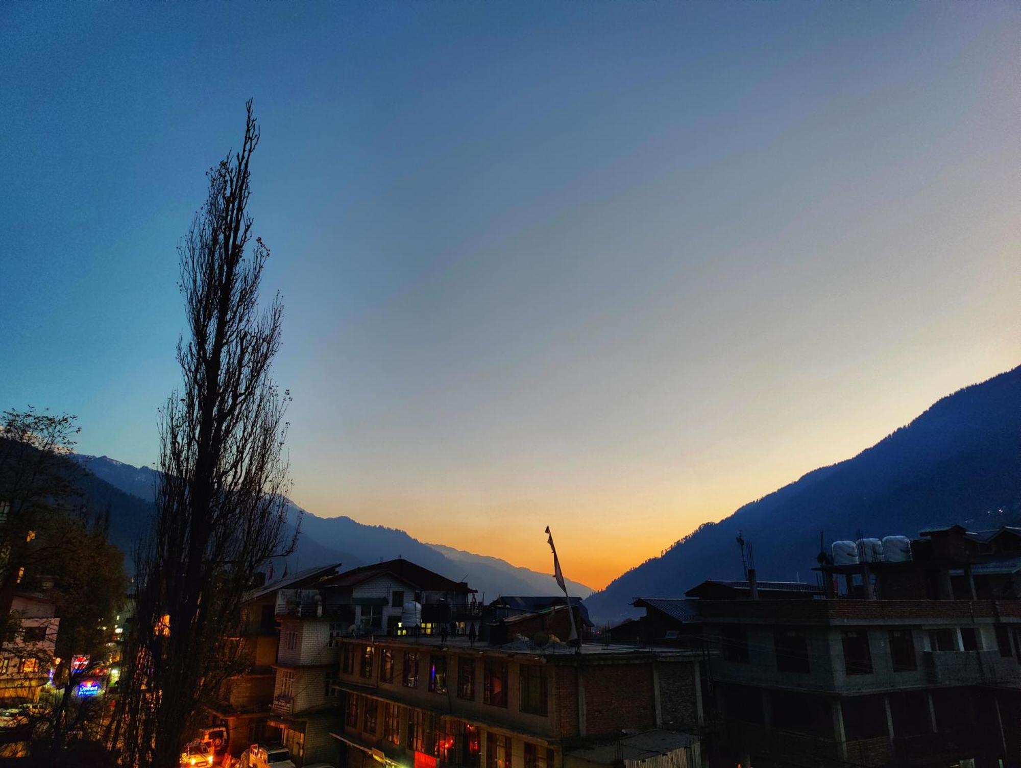 Surya International Hotel Manali Near Mall Road Екстер'єр фото