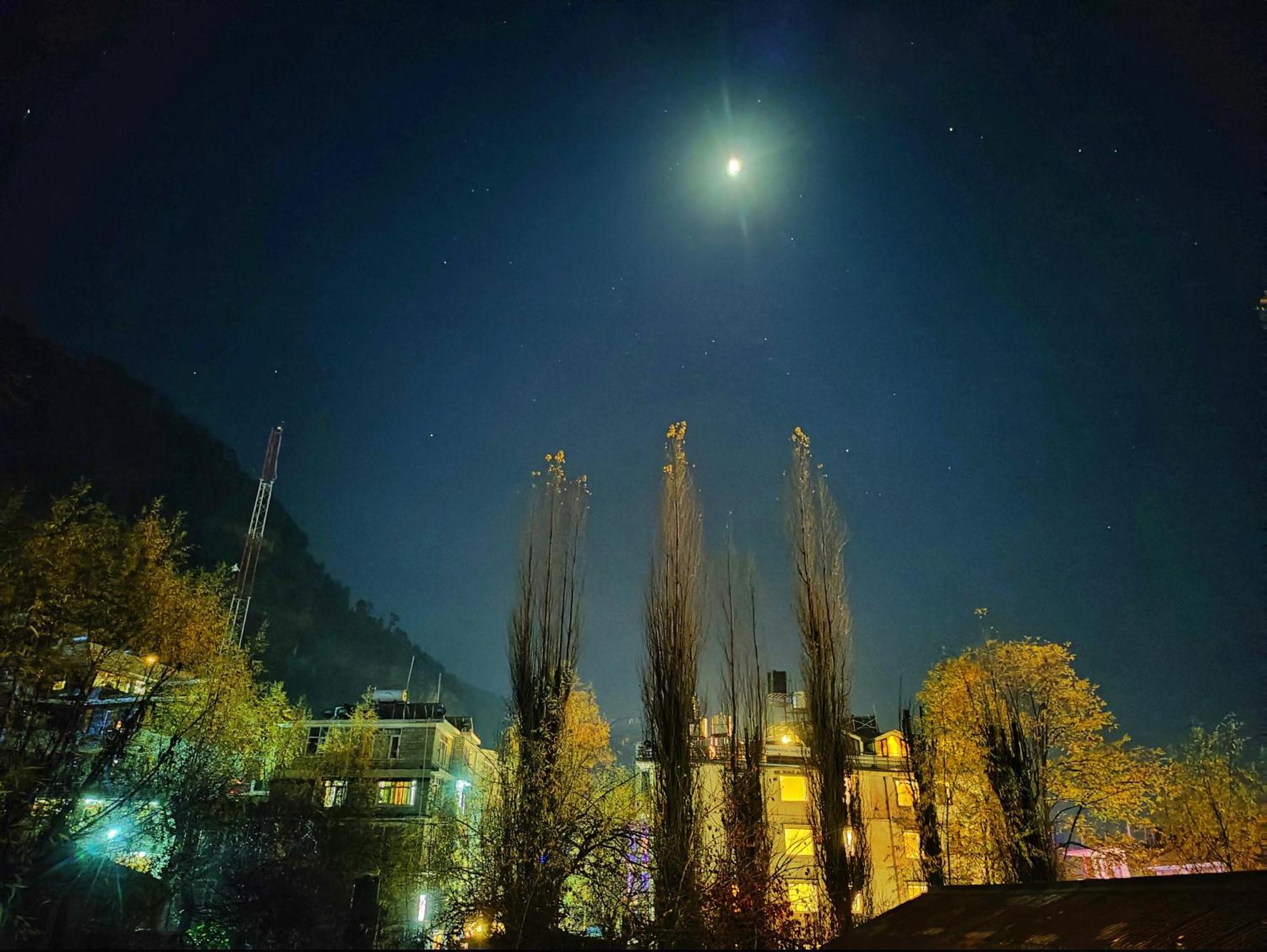 Surya International Hotel Manali Near Mall Road Екстер'єр фото