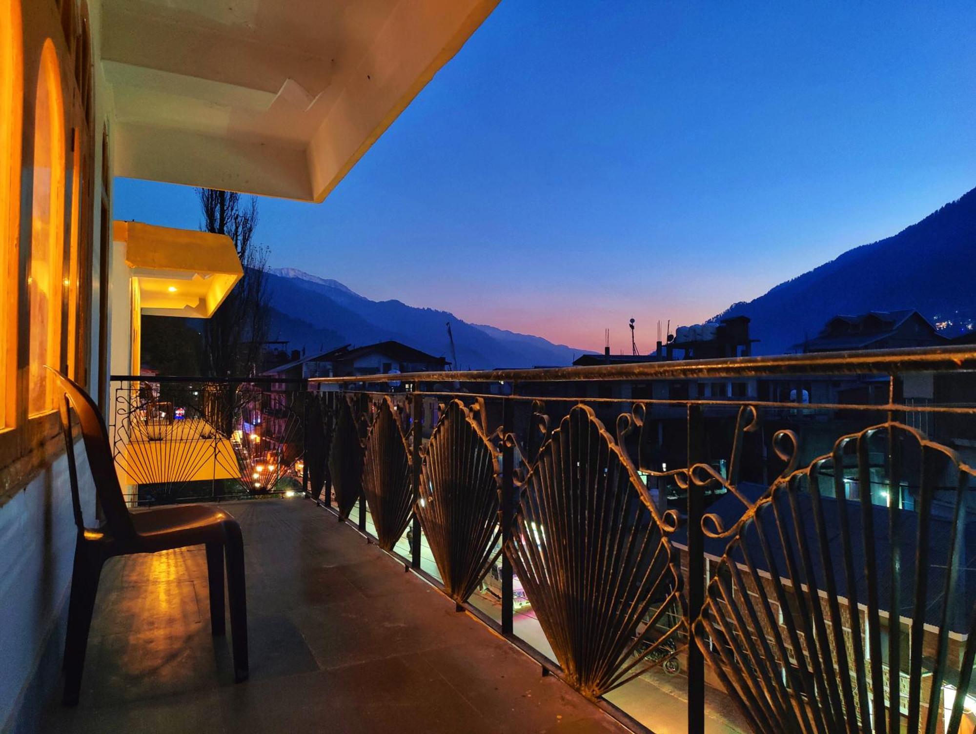Surya International Hotel Manali Near Mall Road Екстер'єр фото