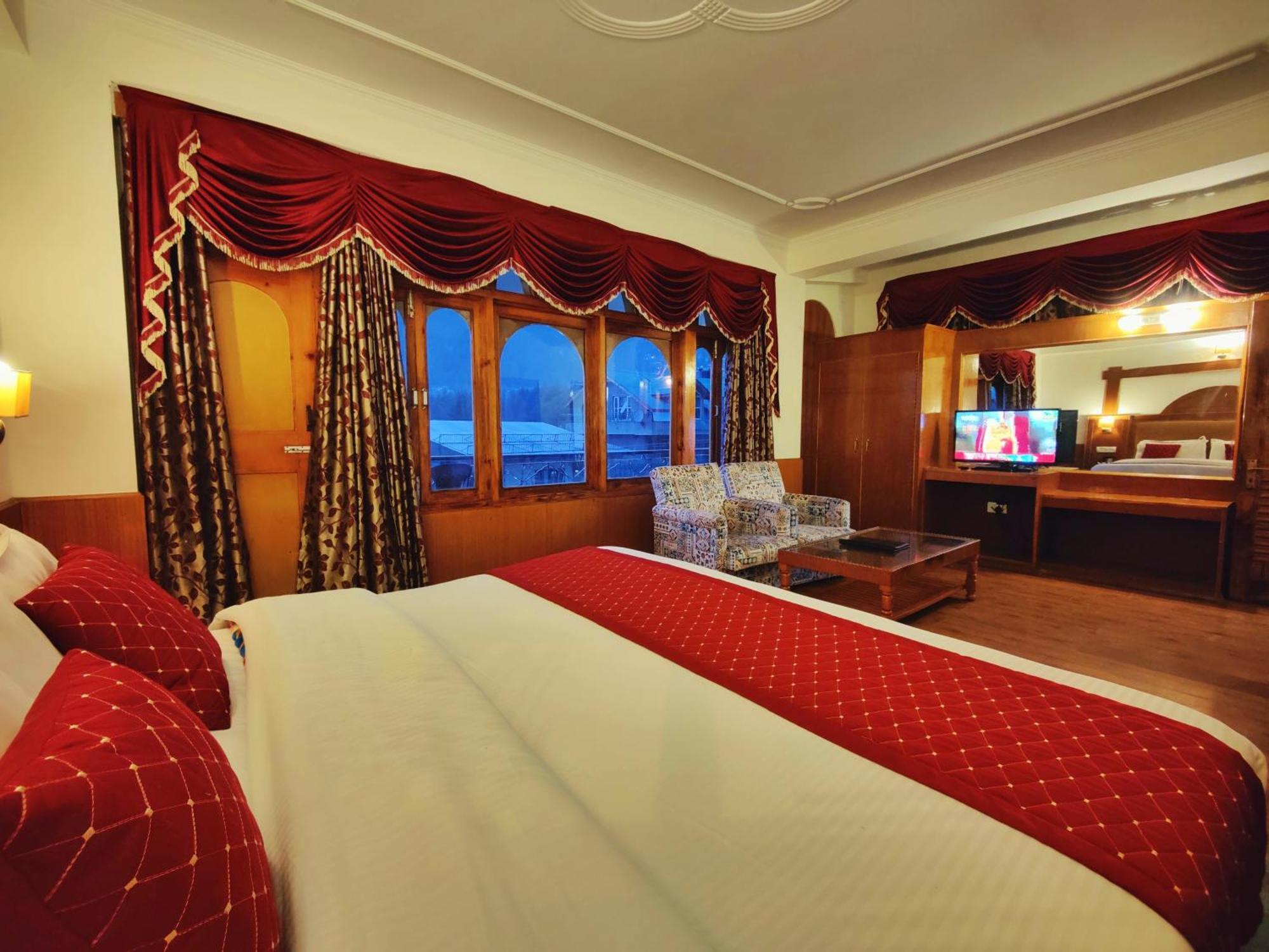 Surya International Hotel Manali Near Mall Road Екстер'єр фото