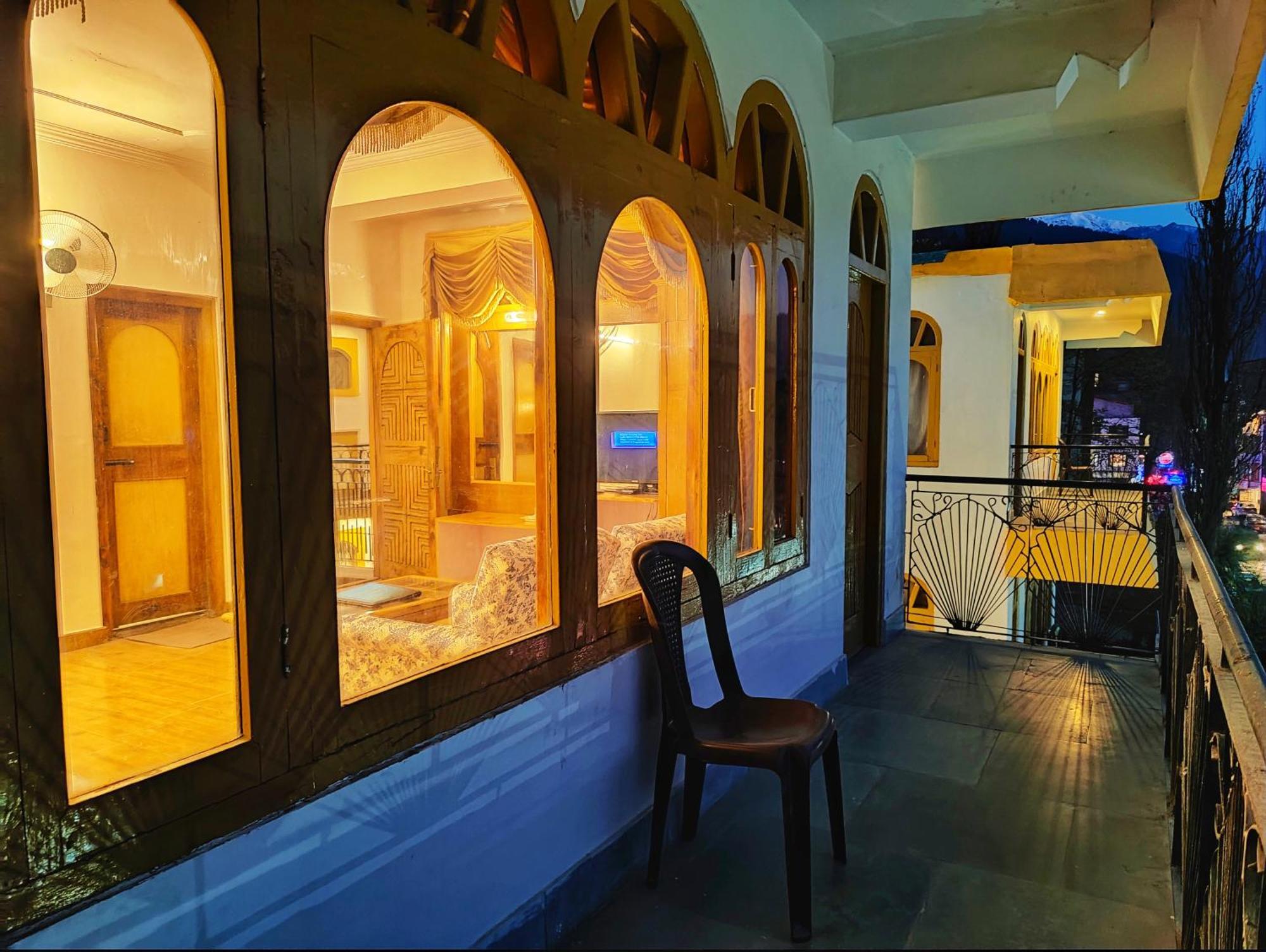 Surya International Hotel Manali Near Mall Road Екстер'єр фото
