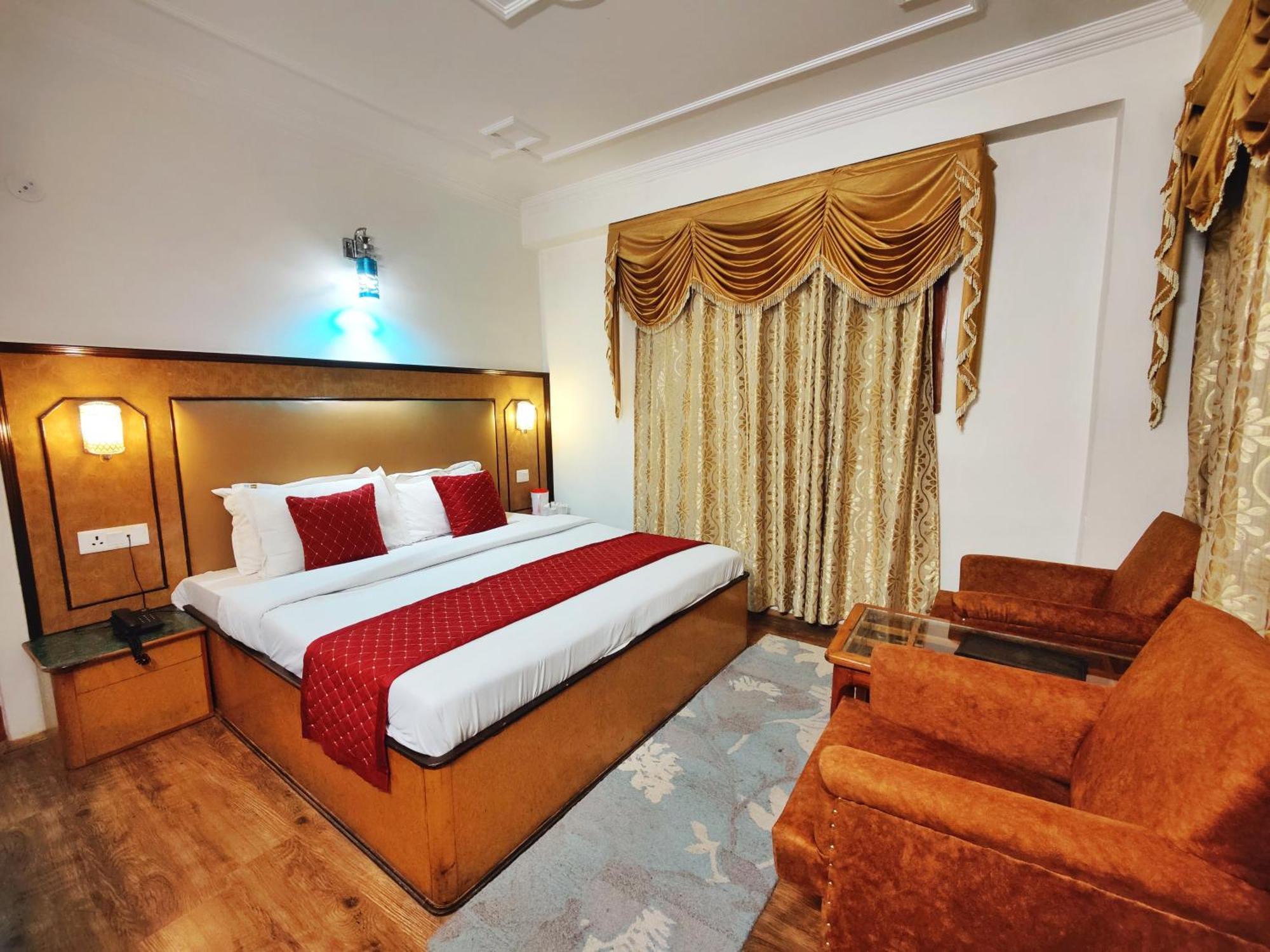 Surya International Hotel Manali Near Mall Road Екстер'єр фото