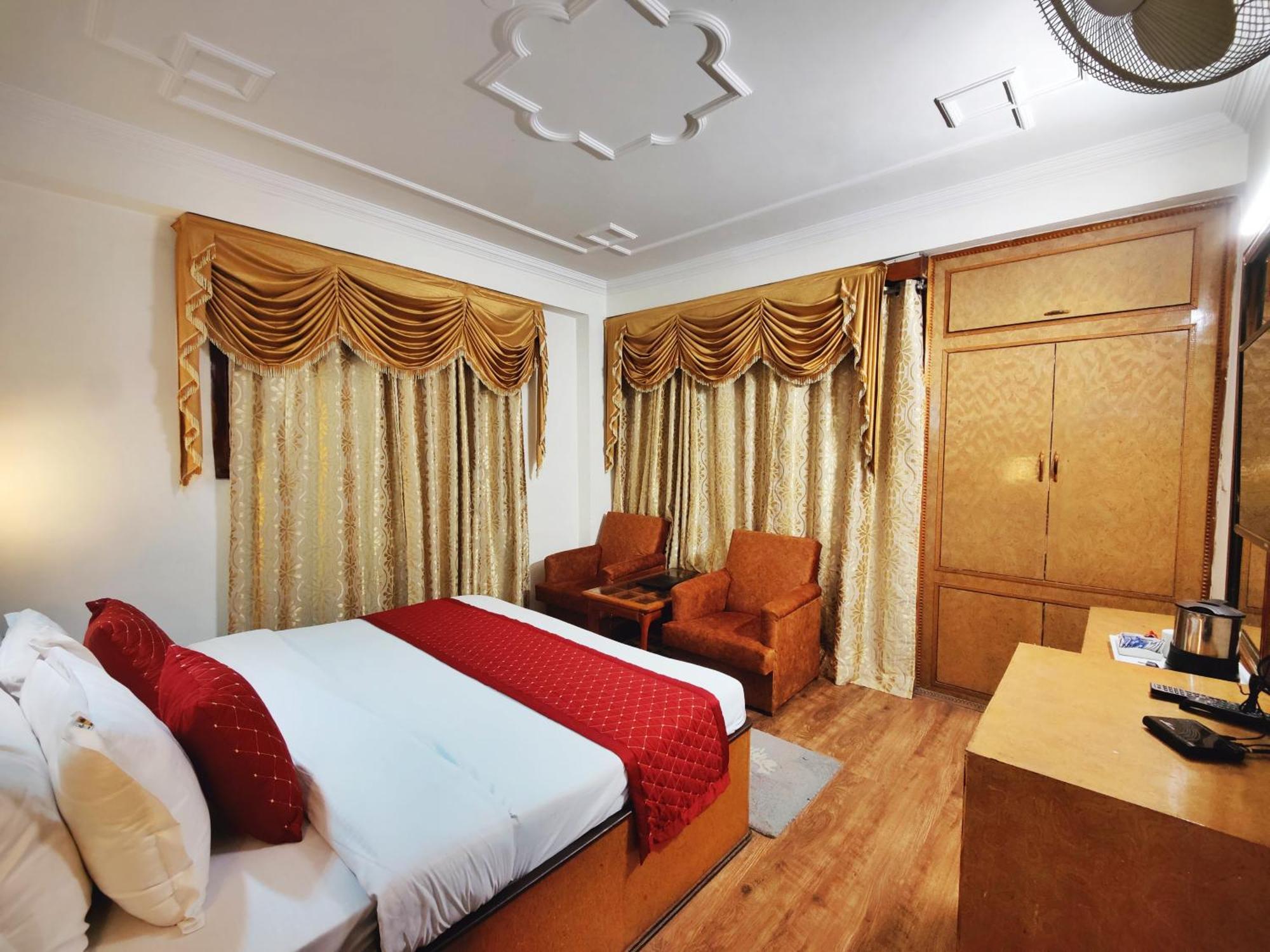 Surya International Hotel Manali Near Mall Road Екстер'єр фото