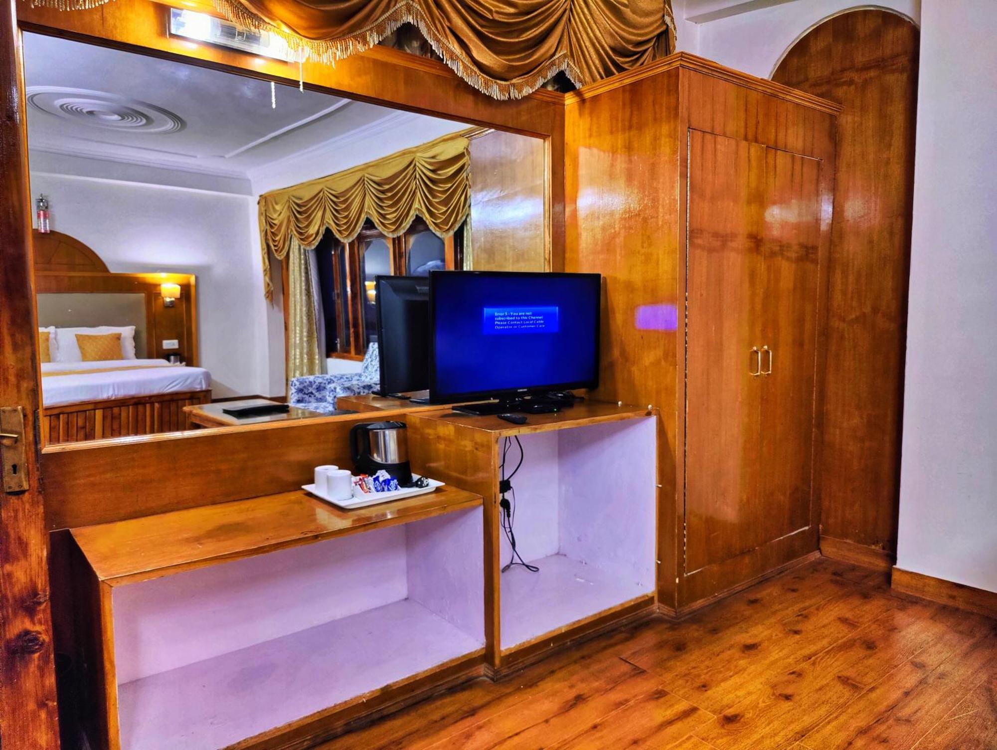 Surya International Hotel Manali Near Mall Road Екстер'єр фото