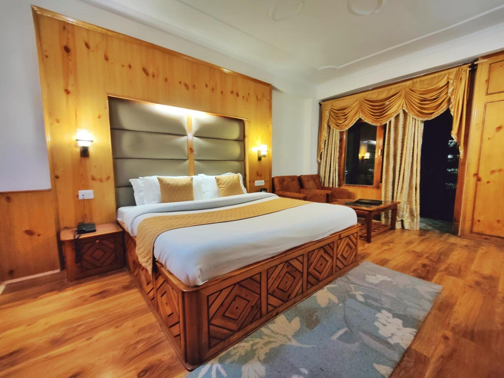 Surya International Hotel Manali Near Mall Road Екстер'єр фото