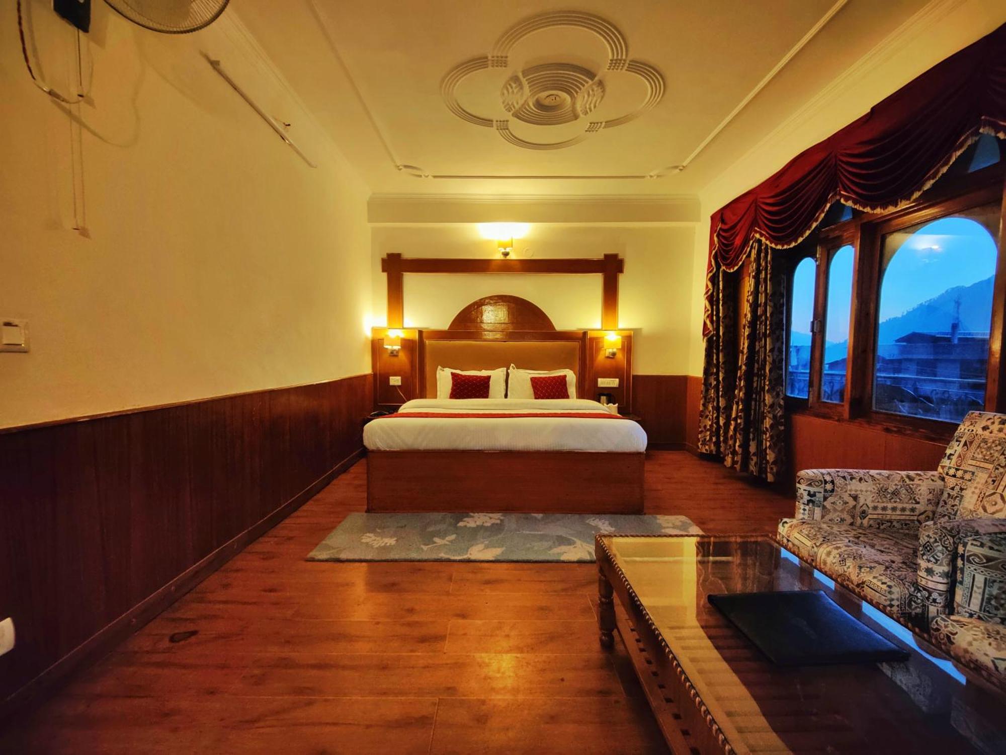 Surya International Hotel Manali Near Mall Road Екстер'єр фото