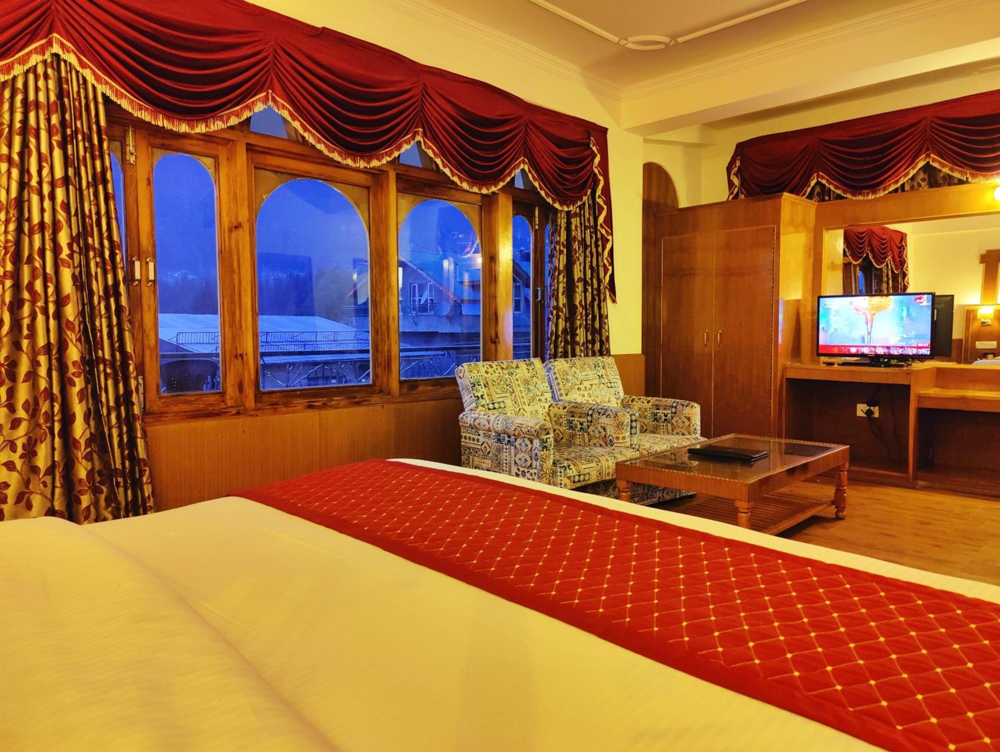 Surya International Hotel Manali Near Mall Road Екстер'єр фото