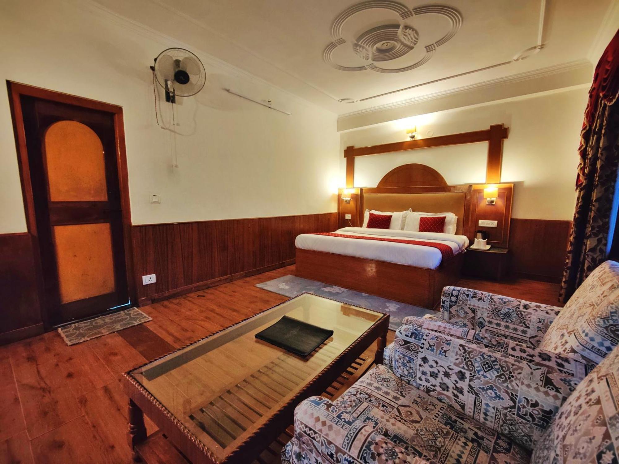 Surya International Hotel Manali Near Mall Road Екстер'єр фото