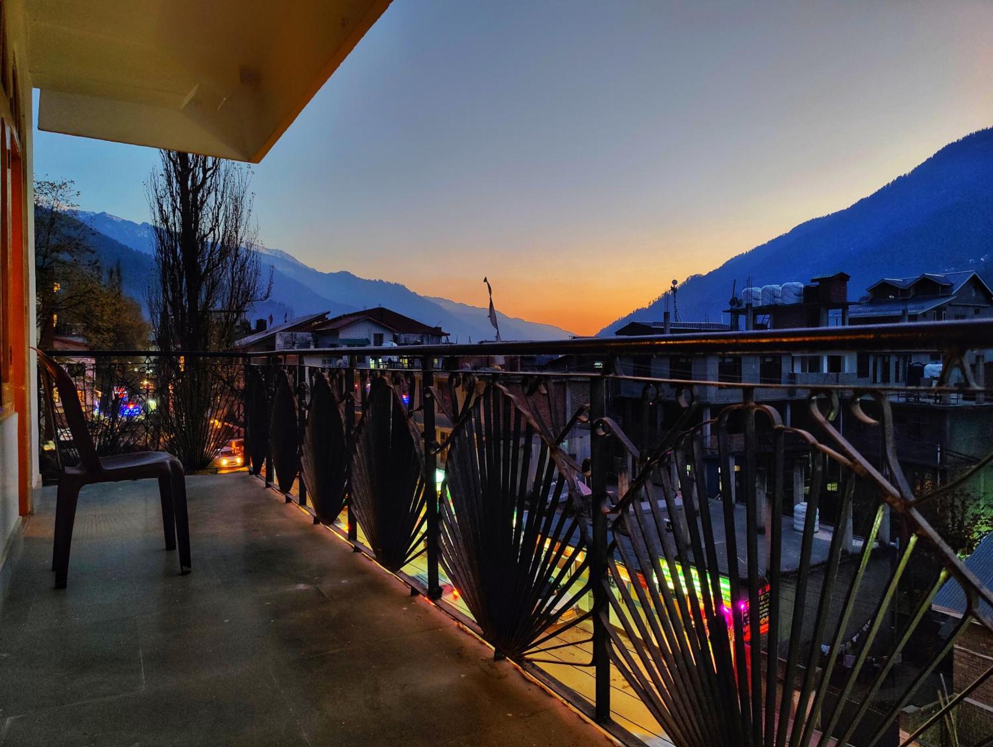 Surya International Hotel Manali Near Mall Road Екстер'єр фото