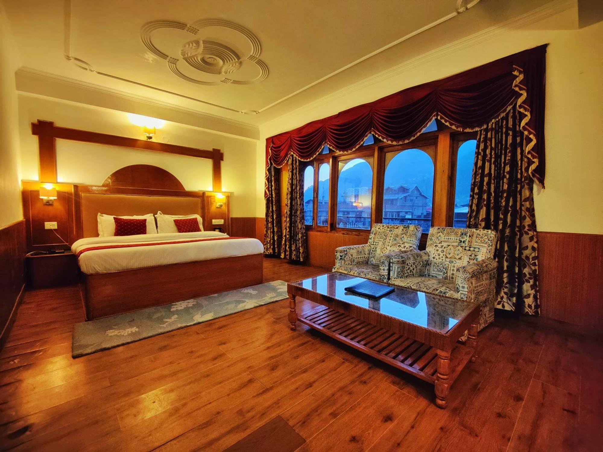 Surya International Hotel Manali Near Mall Road Екстер'єр фото