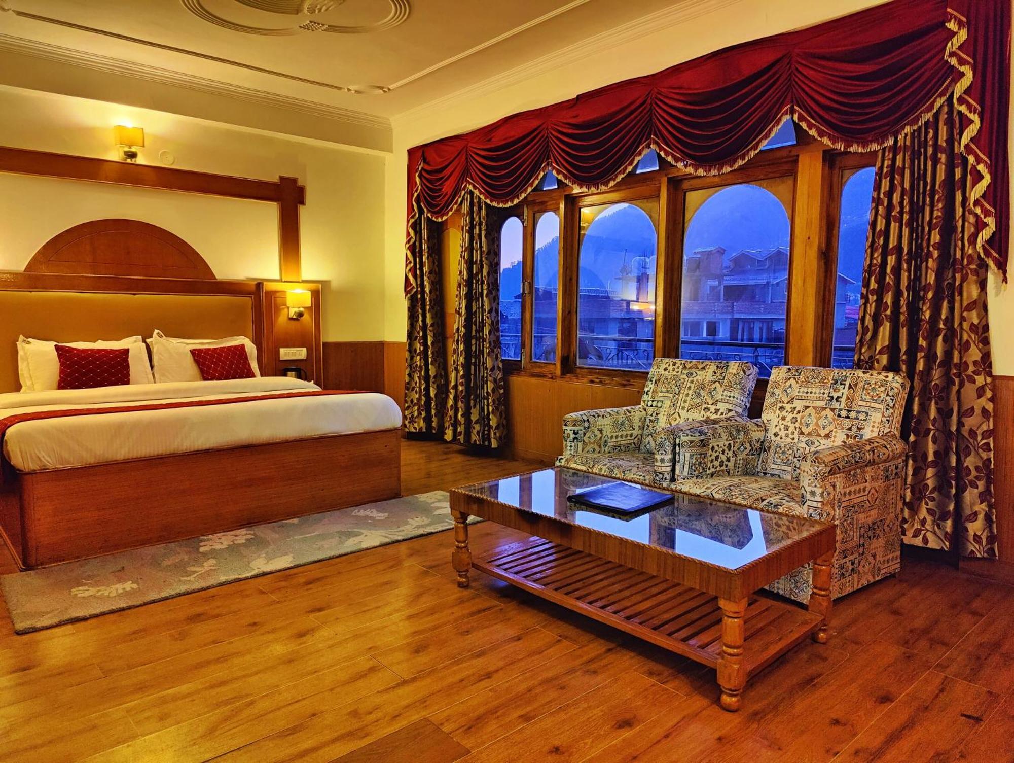 Surya International Hotel Manali Near Mall Road Екстер'єр фото