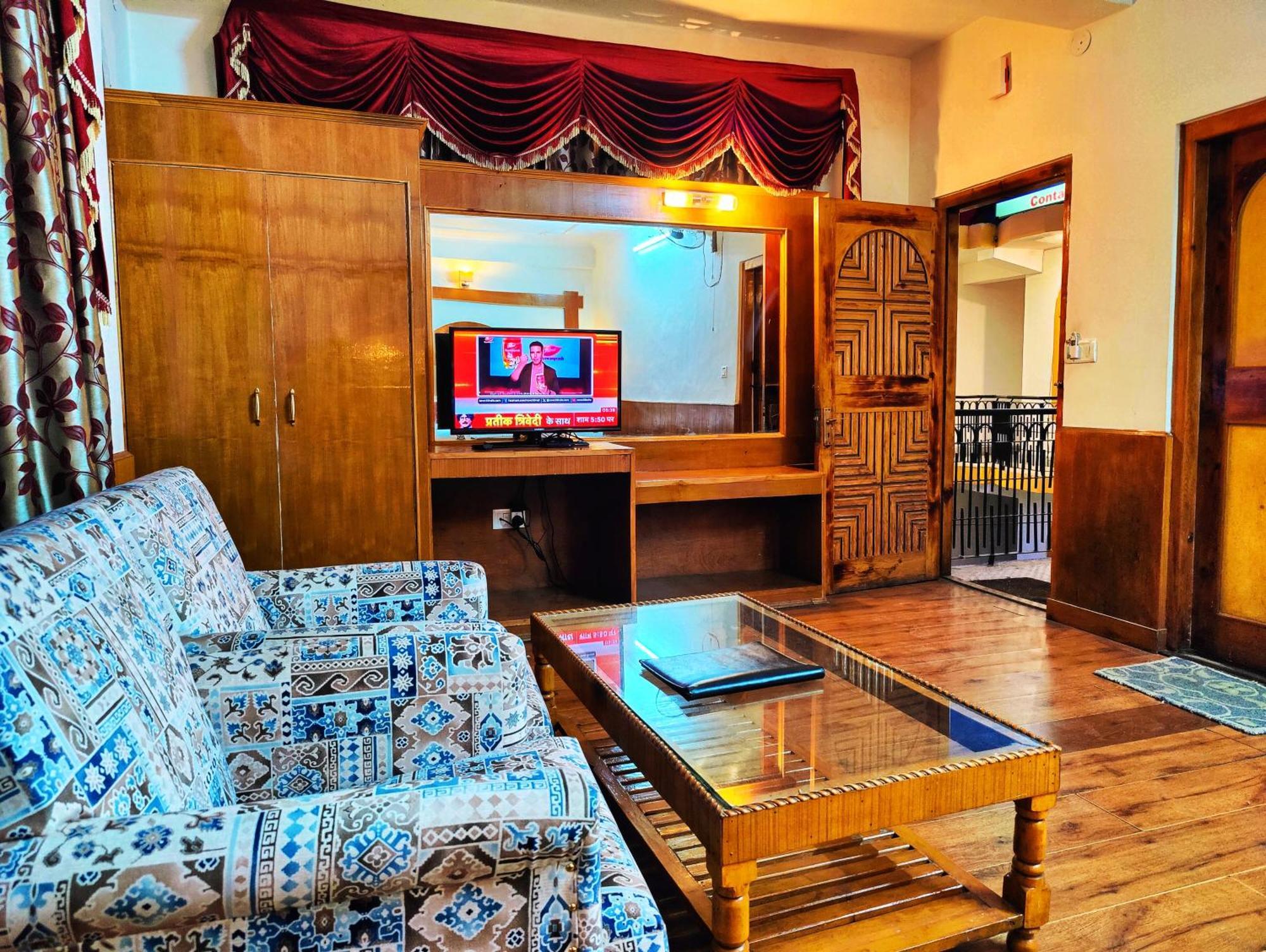 Surya International Hotel Manali Near Mall Road Екстер'єр фото