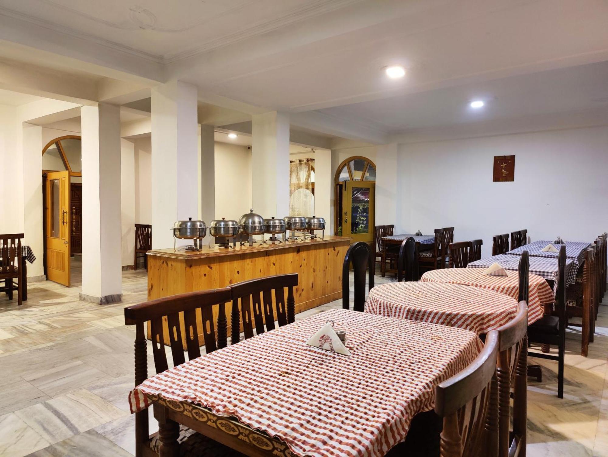 Surya International Hotel Manali Near Mall Road Екстер'єр фото