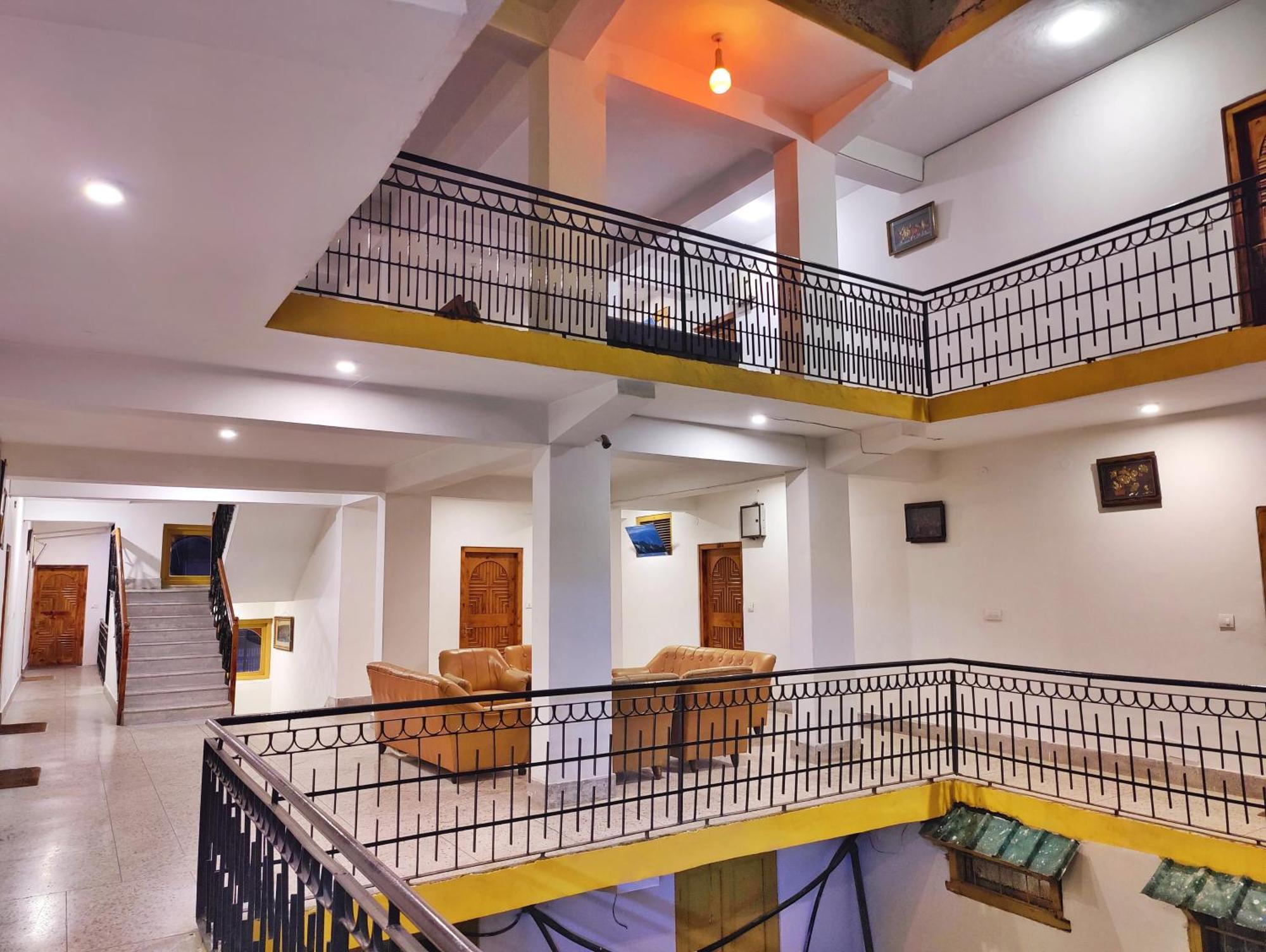 Surya International Hotel Manali Near Mall Road Екстер'єр фото